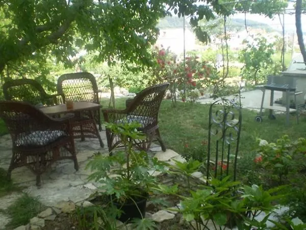 Apartment In Palit With Terrace, Air Conditioning, Wi-Fi Mundanije Croatia
